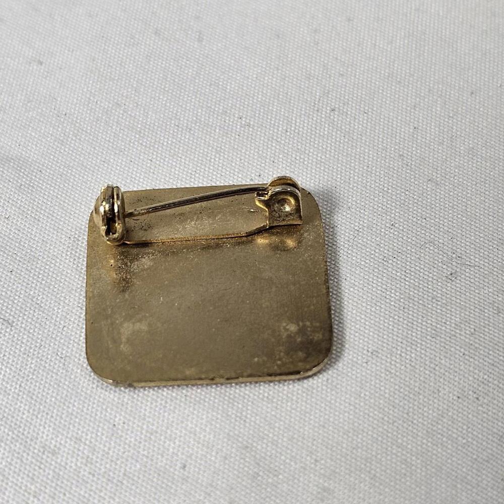 Vintage No Guts No Glory Sprint Dirt Track Racecar Cart Souvenir Lapel Hat Pin - Picture 3 of 3
